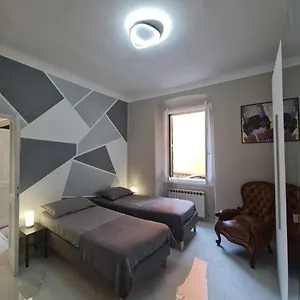  Appartement Ampio Con 2 Posti Auto E Cortile